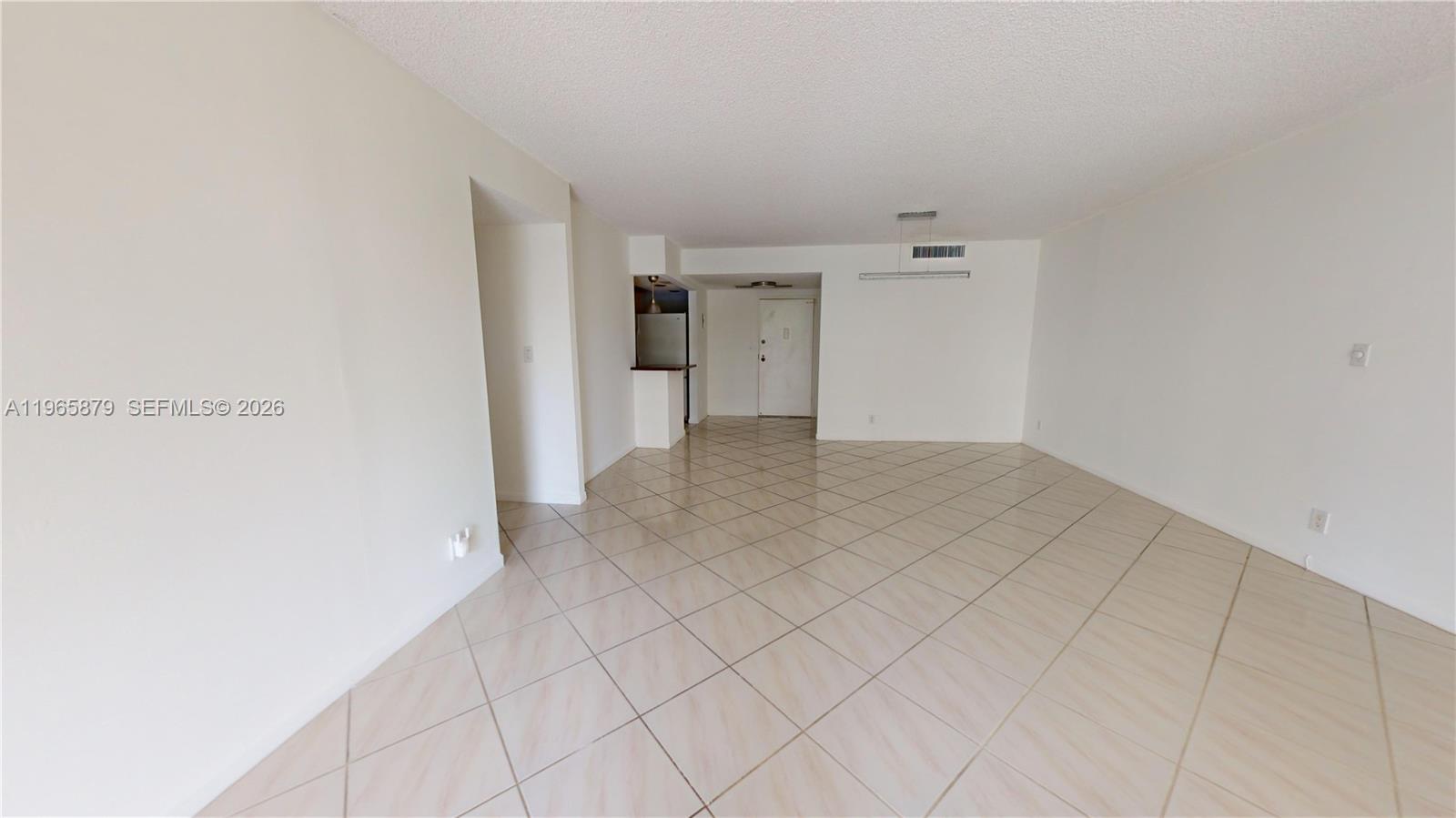 2500 Parkview Dr #417 Hallandale Beach, FL 33009