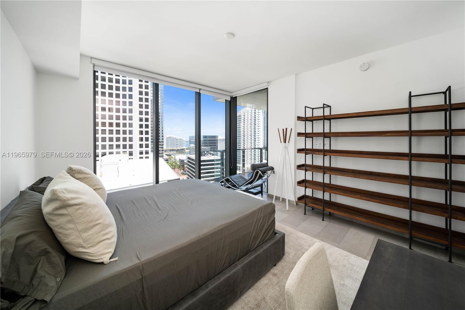 68 SE 6th St #1201 Miami, FL 33131