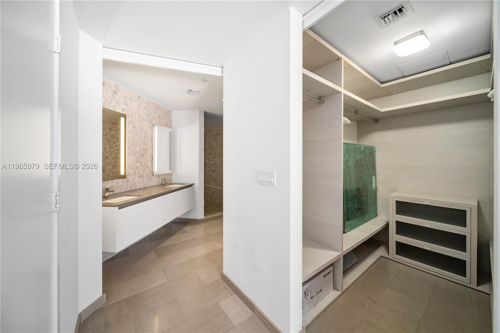 68 SE 6th St #1201 Miami, FL 33131