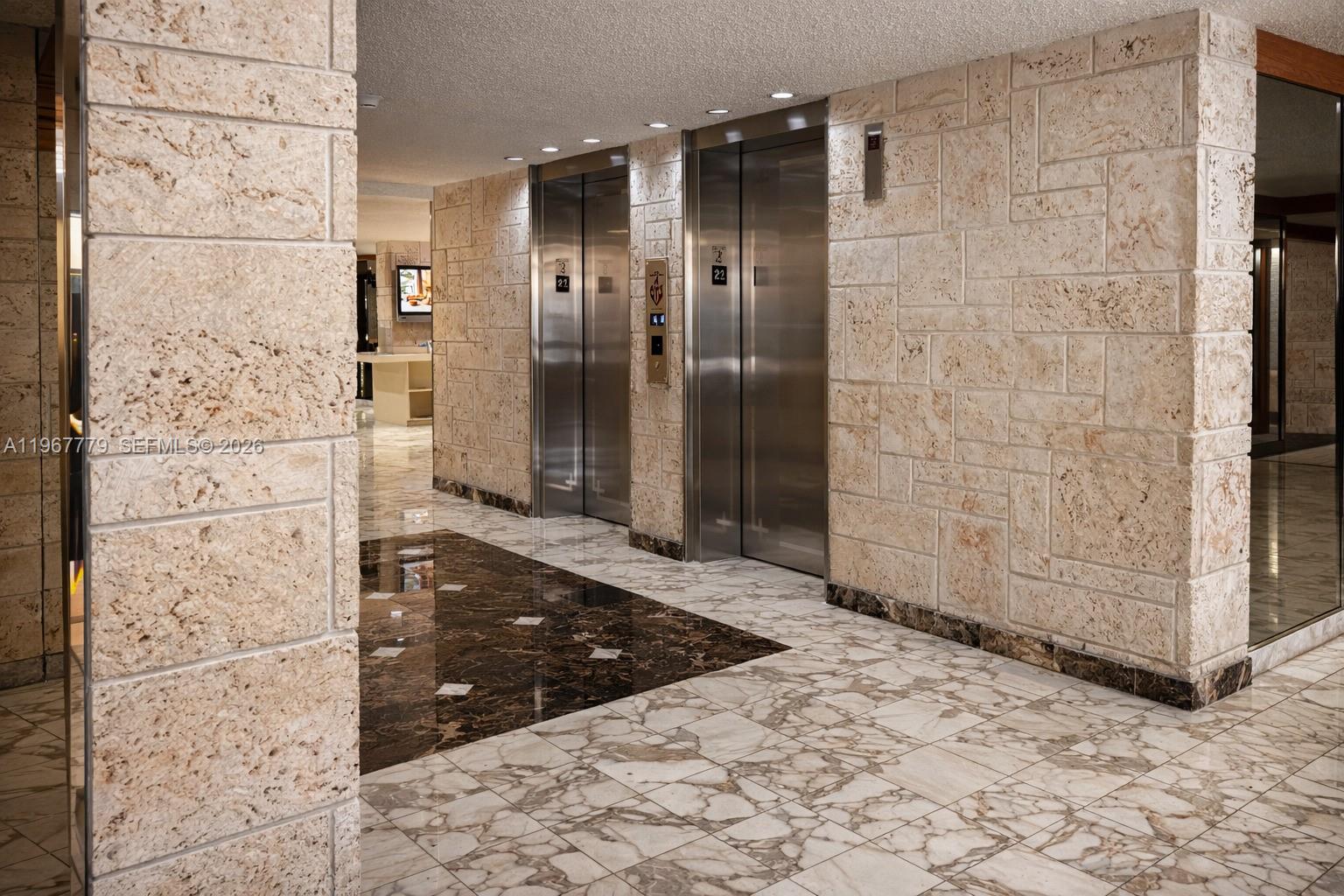 image Winston Towers 50019