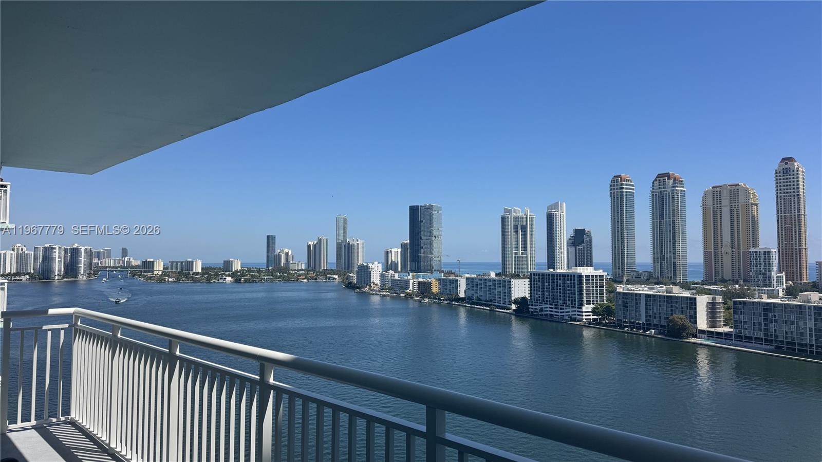 image Winston Towers 50022