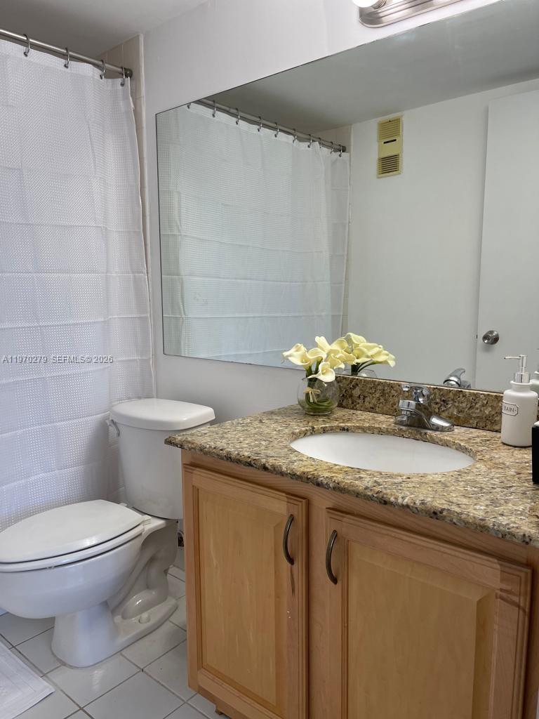 770 NE Claughton Is Dr #1013 Miami, FL 33131