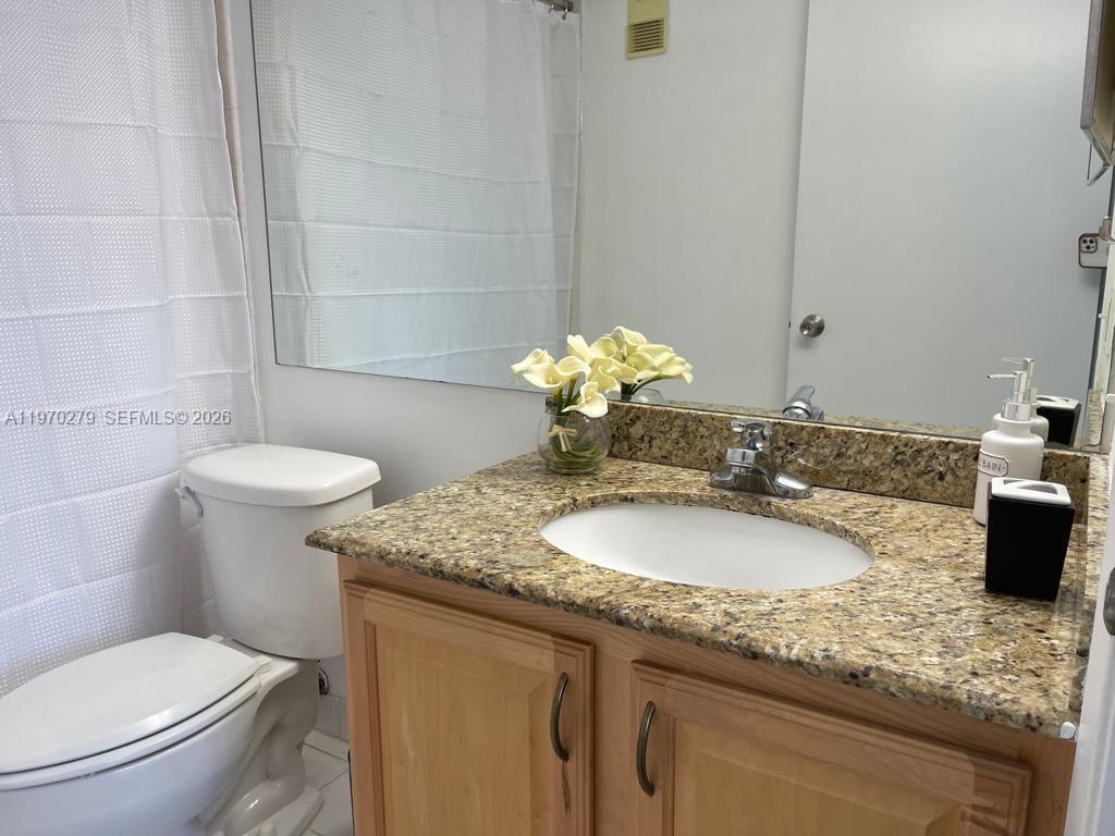 770 NE Claughton Is Dr #1013 Miami, FL 33131