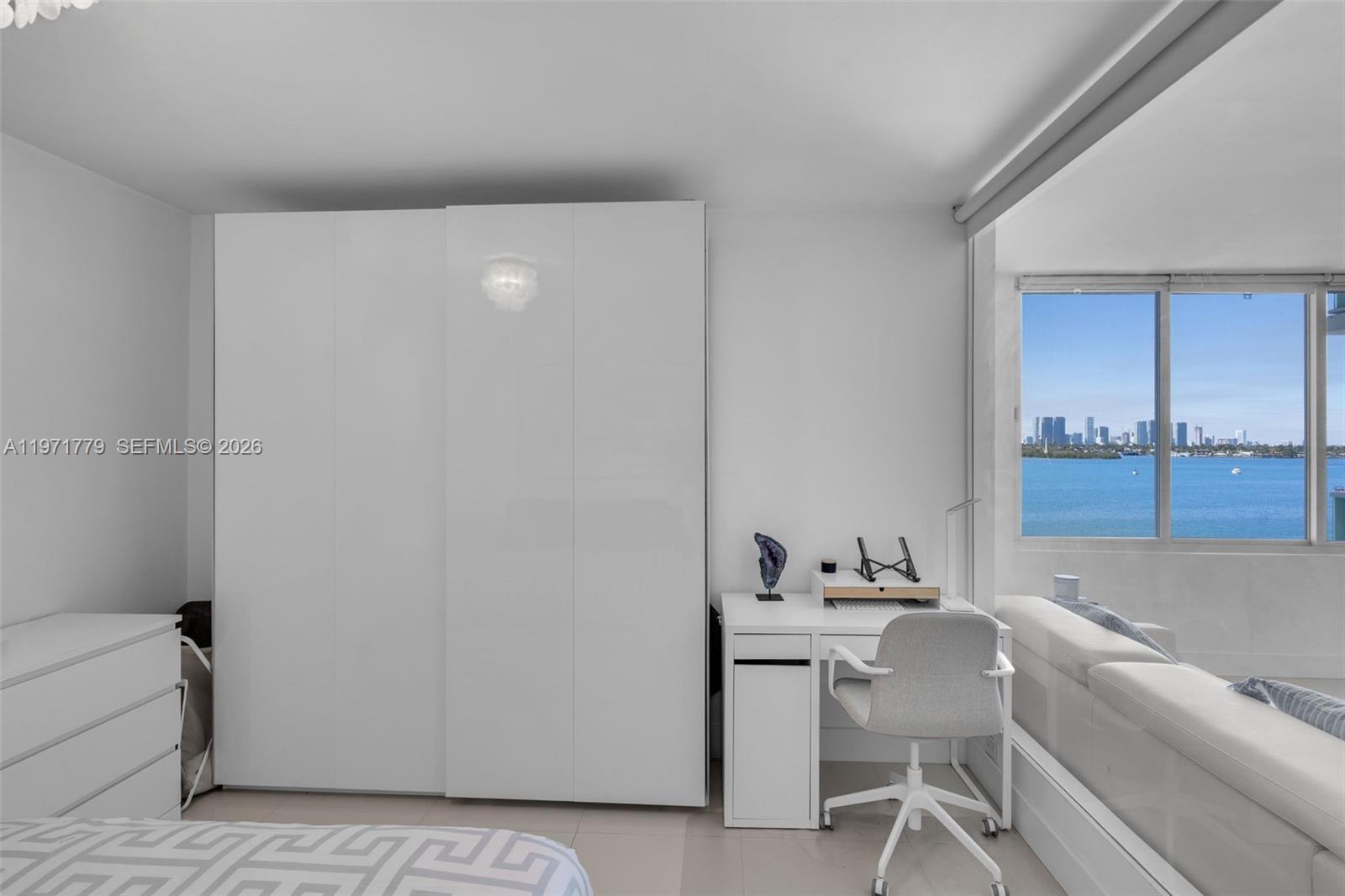 image Mirador 1000 (South Tower)10