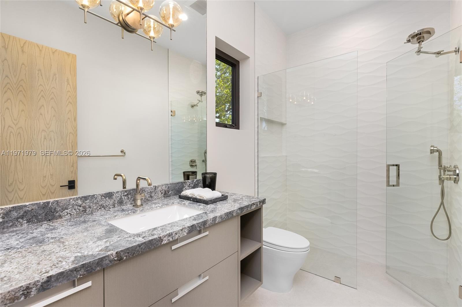 23 Isla Bahia Dr Fort Lauderdale, FL 33316