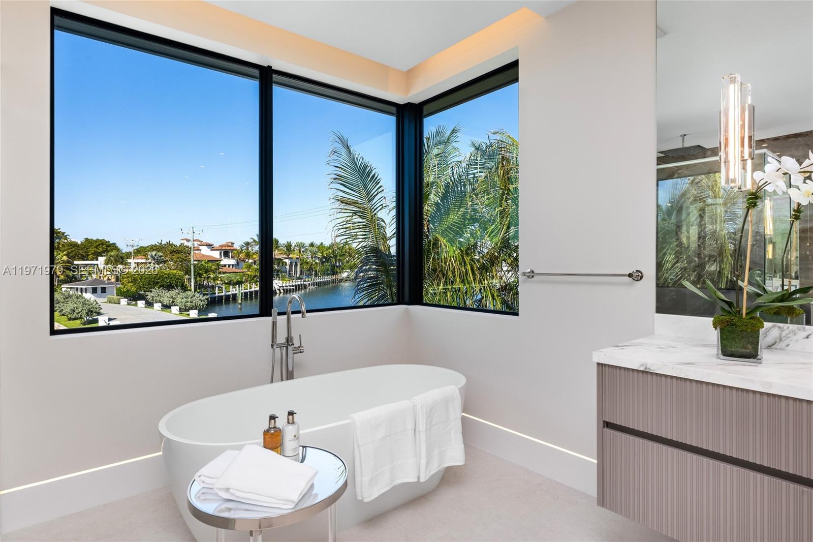 23 Isla Bahia Dr Fort Lauderdale, FL 33316