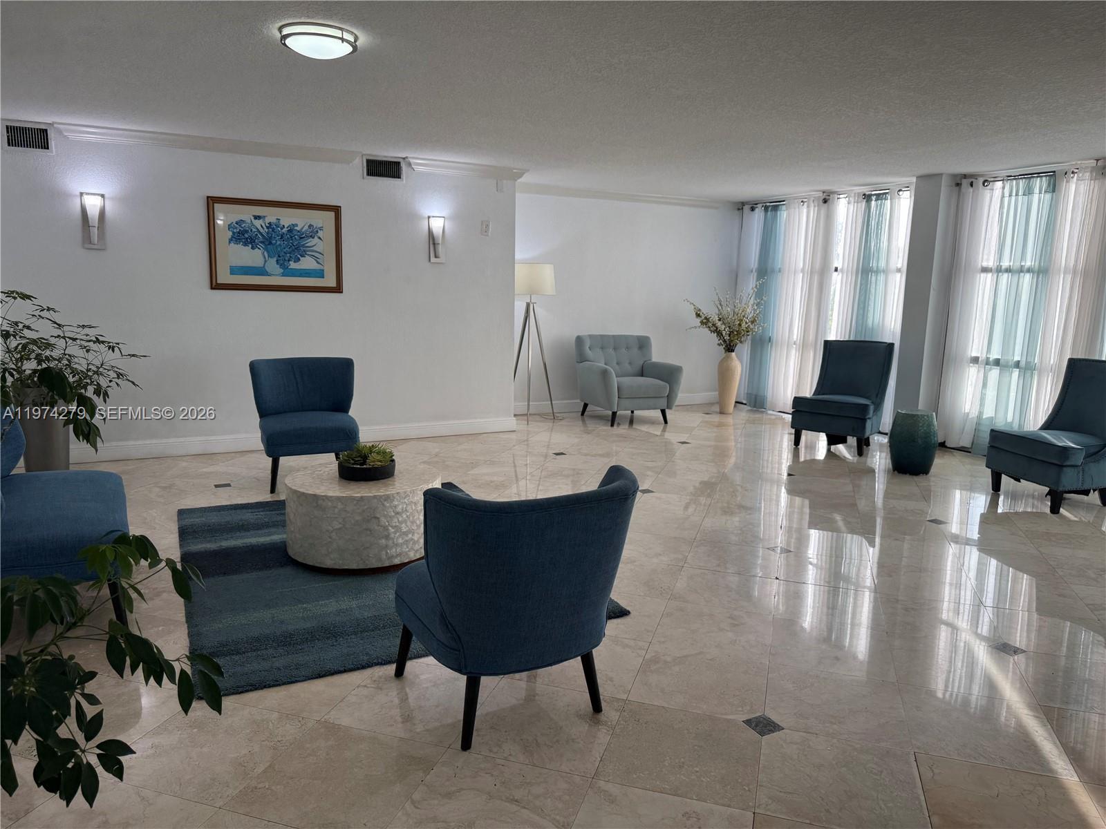 1000 Parkview Dr #1022 Hallandale Beach, FL 33009