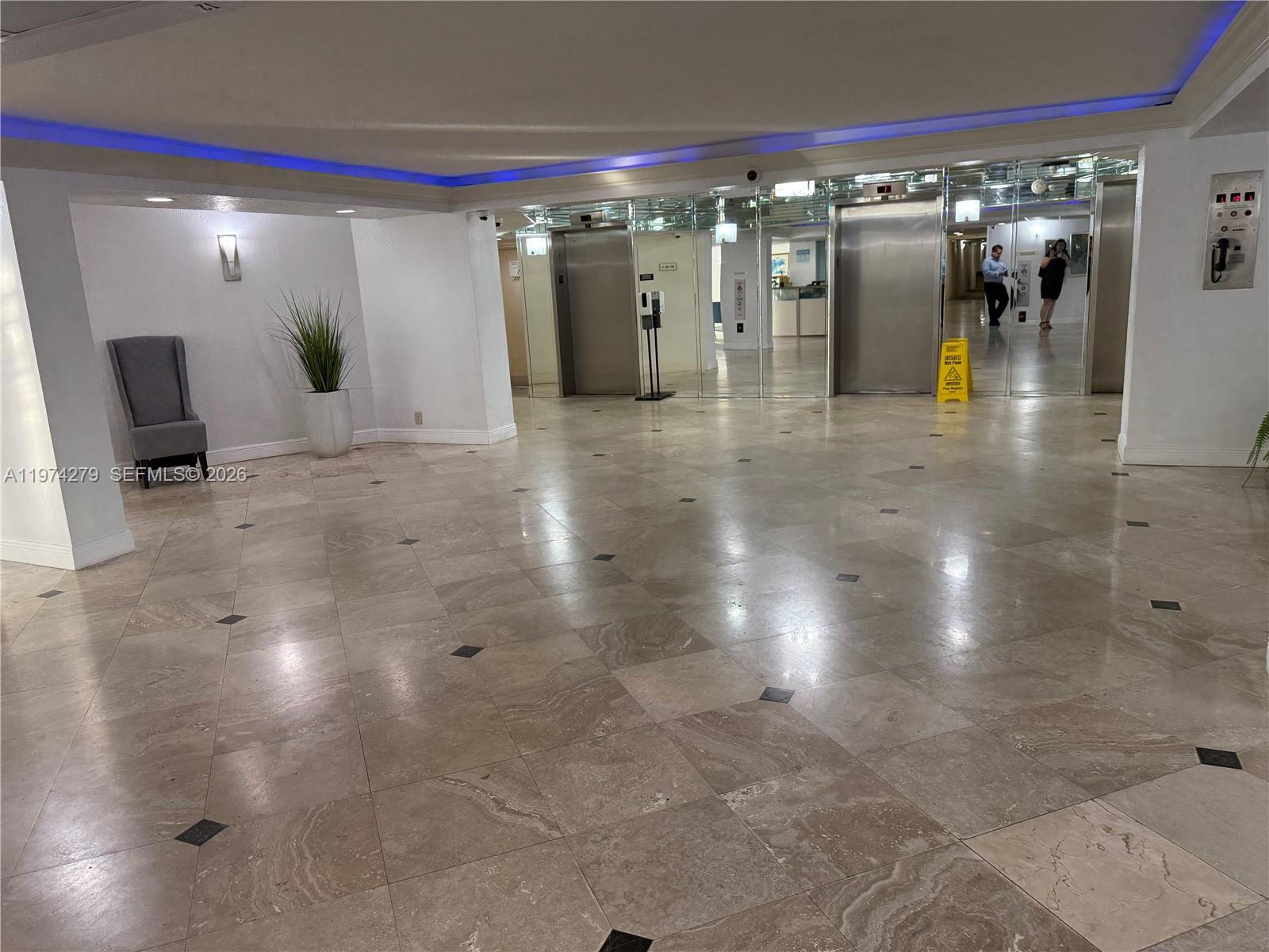 1000 Parkview Dr #1022 Hallandale Beach, FL 33009