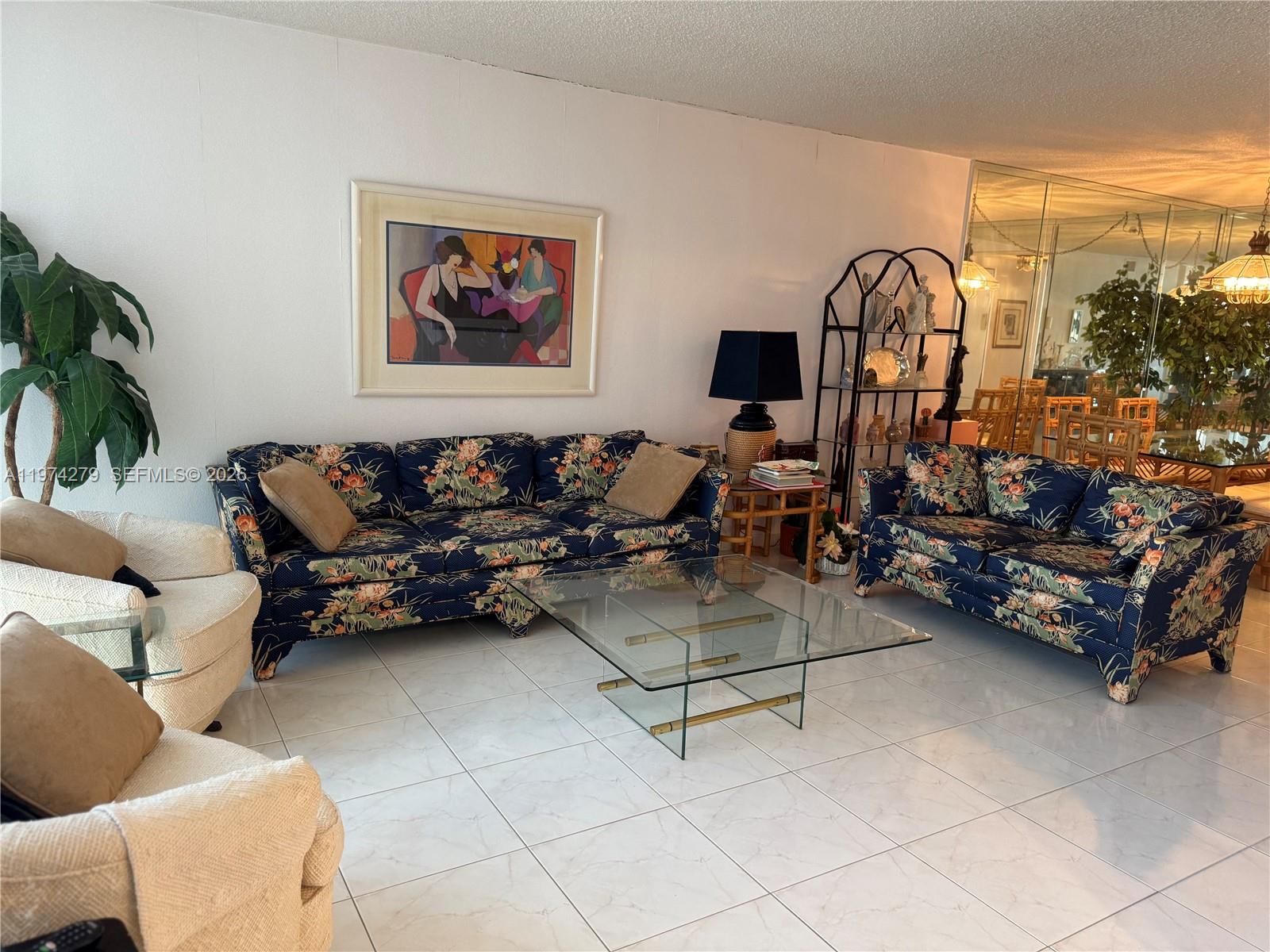 1000 Parkview Dr #1022 Hallandale Beach, FL 33009