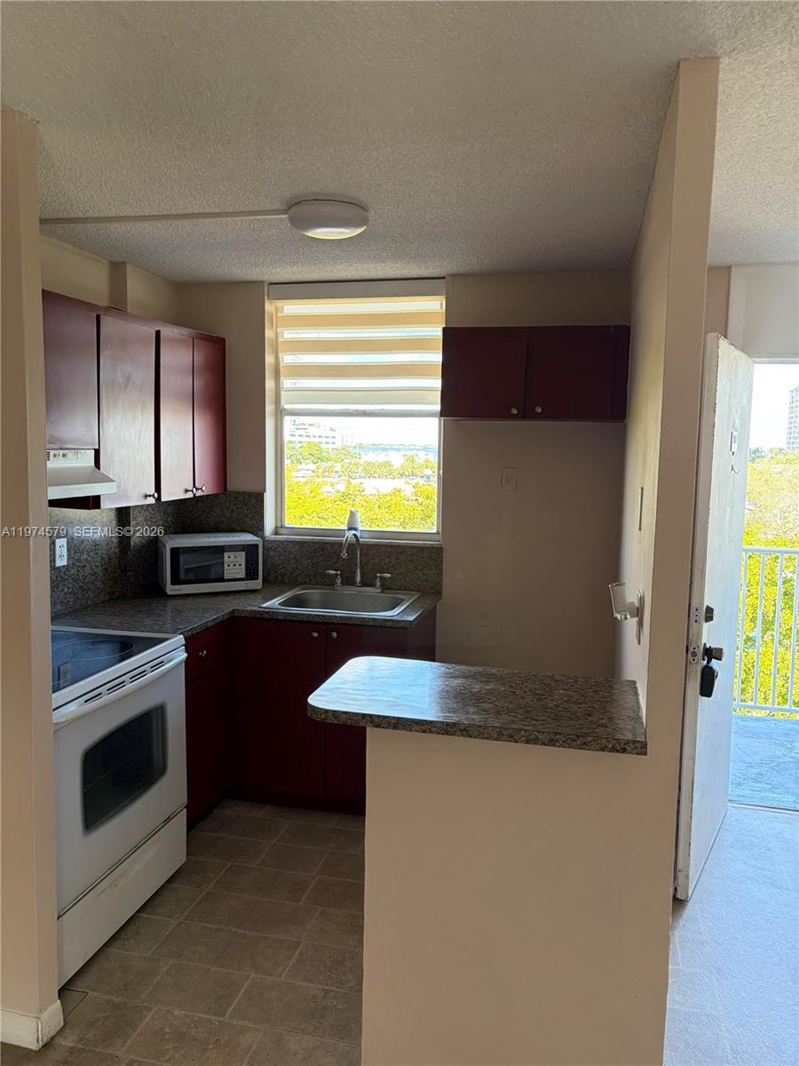 1801 S Treasure Dr #511 North Bay Village, FL 33141