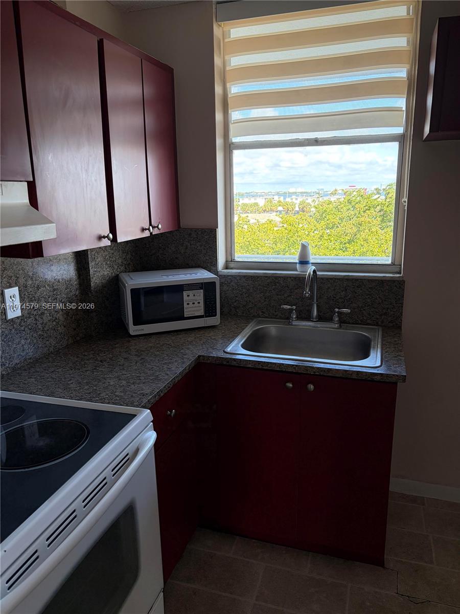 1801 S Treasure Dr #511 North Bay Village, FL 33141