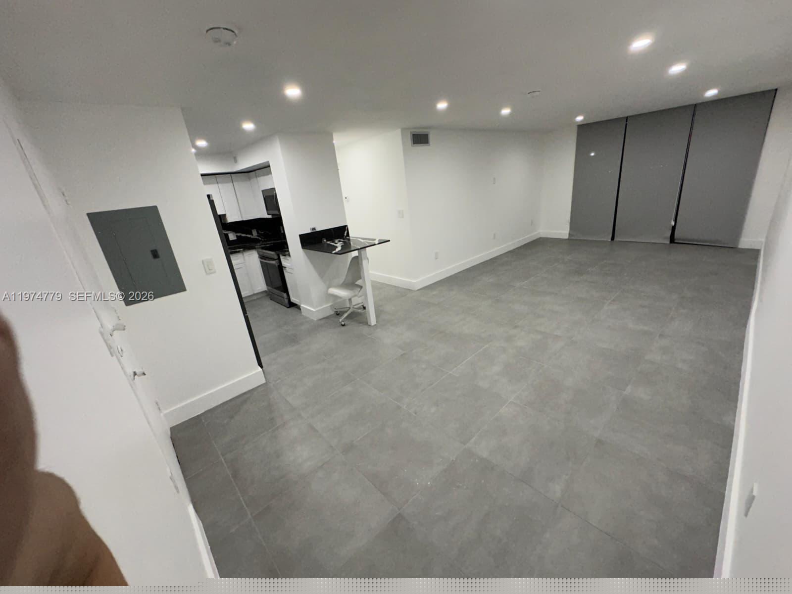 2500 NE 135th St #B103 North Miami, FL 33181