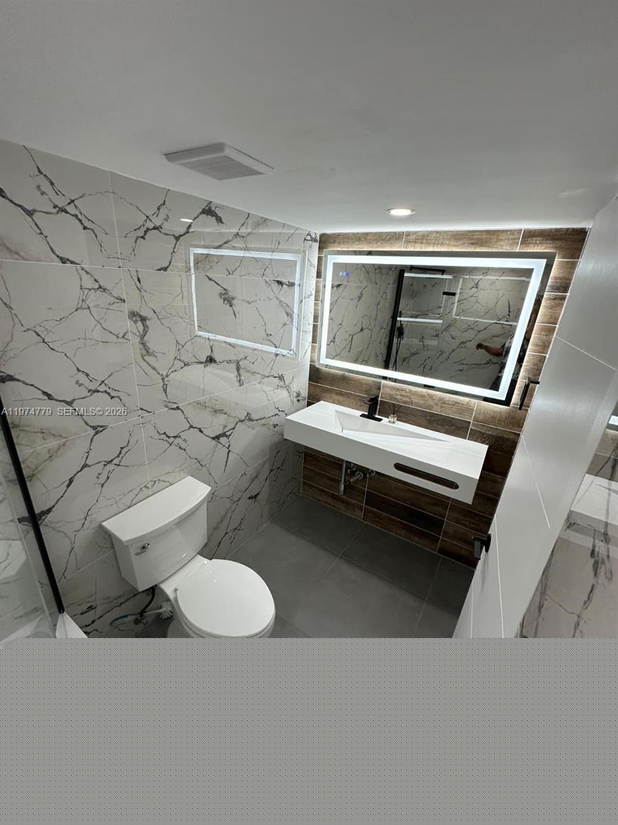 2500 NE 135th St #B103 North Miami, FL 33181