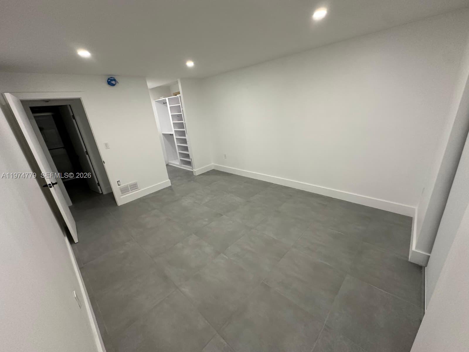 2500 NE 135th St #B103 North Miami, FL 33181