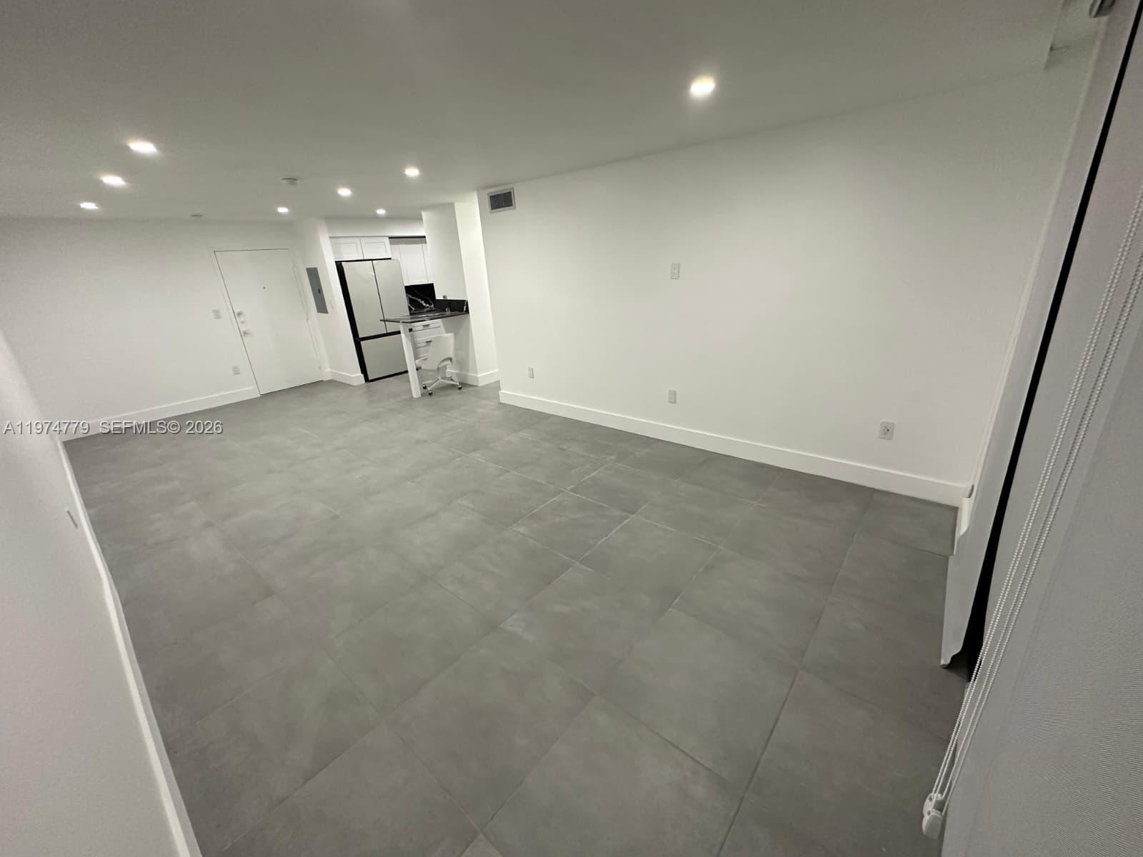 2500 NE 135th St #B103 North Miami, FL 33181