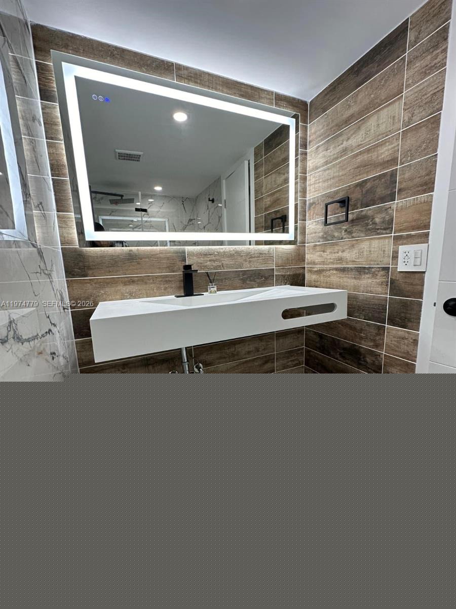 2500 NE 135th St #B103 North Miami, FL 33181