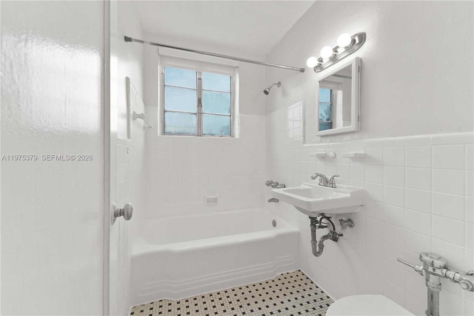 531 16th St Miami Beach, FL 33139