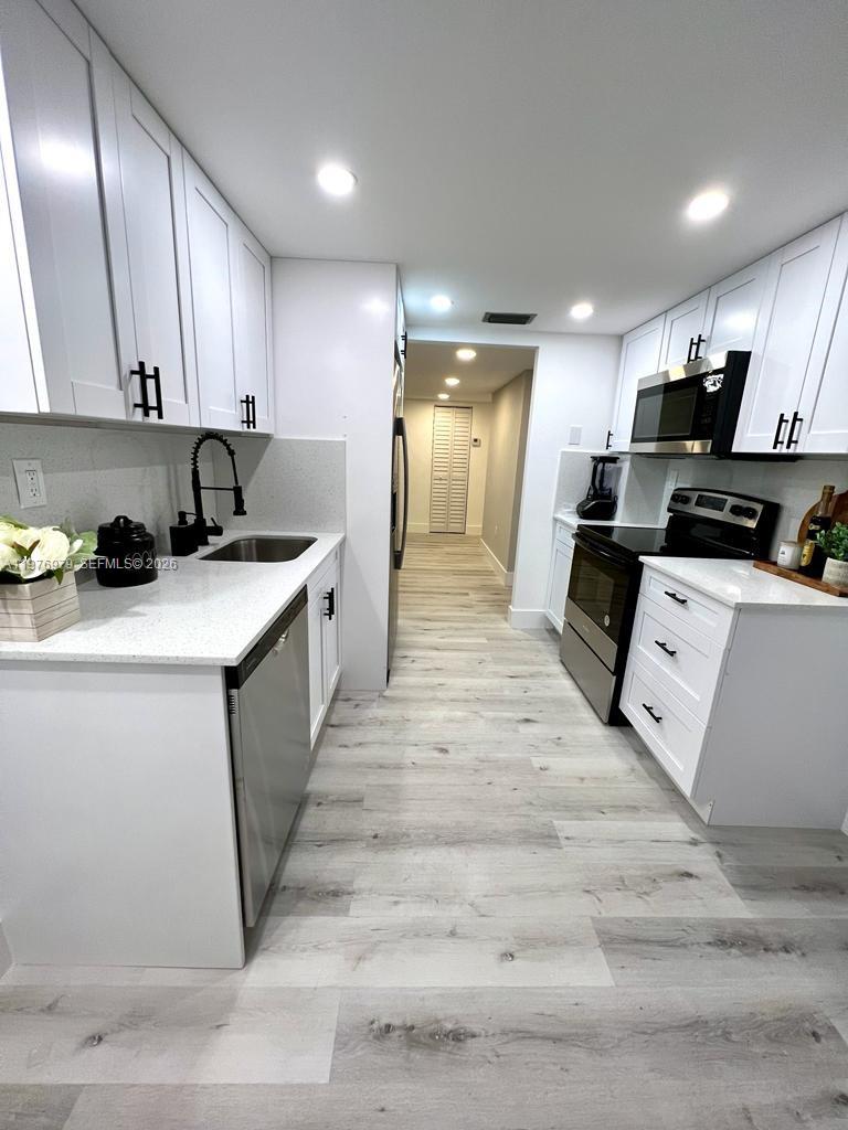 8530 Byron Ave #402 Miami Beach, FL 33141