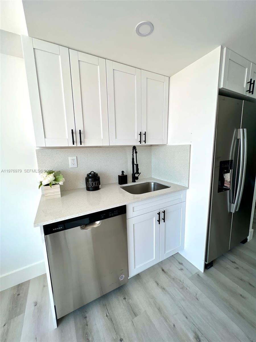 8530 Byron Ave #402 Miami Beach, FL 33141