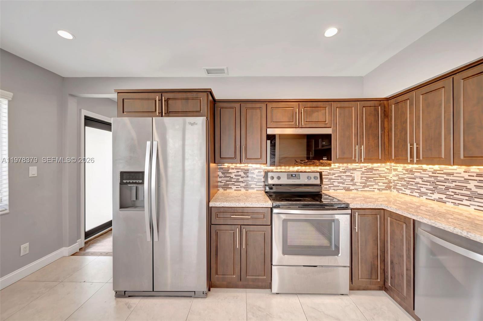 7470 SW 37th St Miami, FL 33155