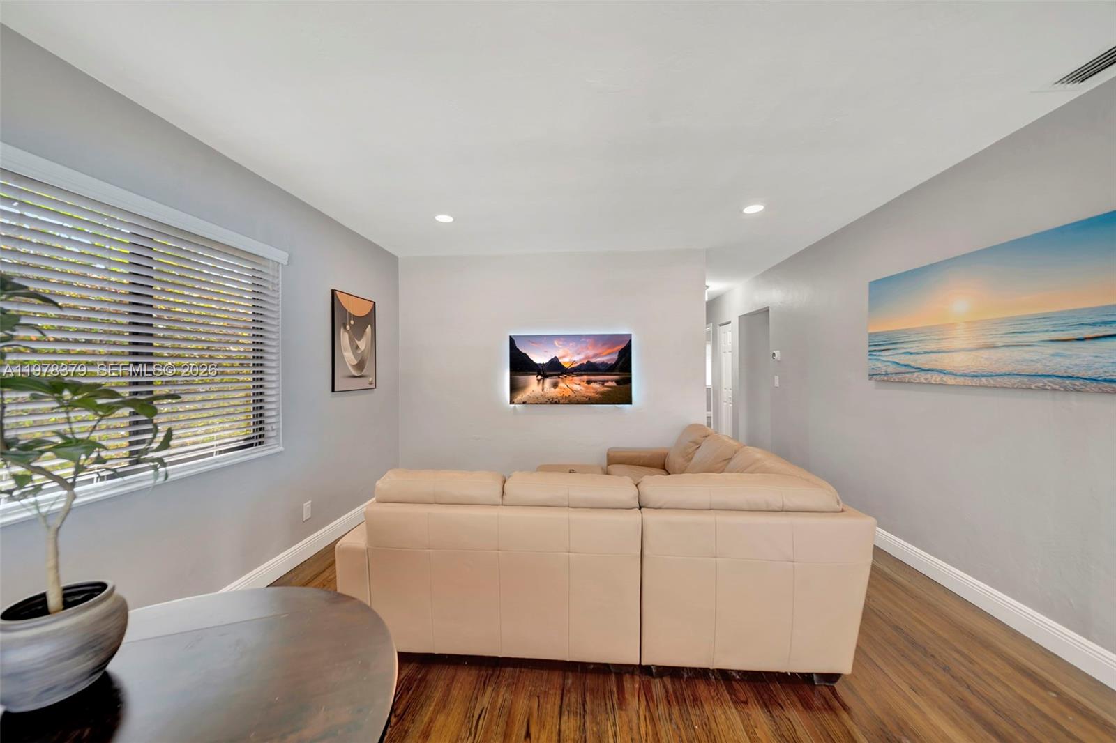 7470 SW 37th St Miami, FL 33155