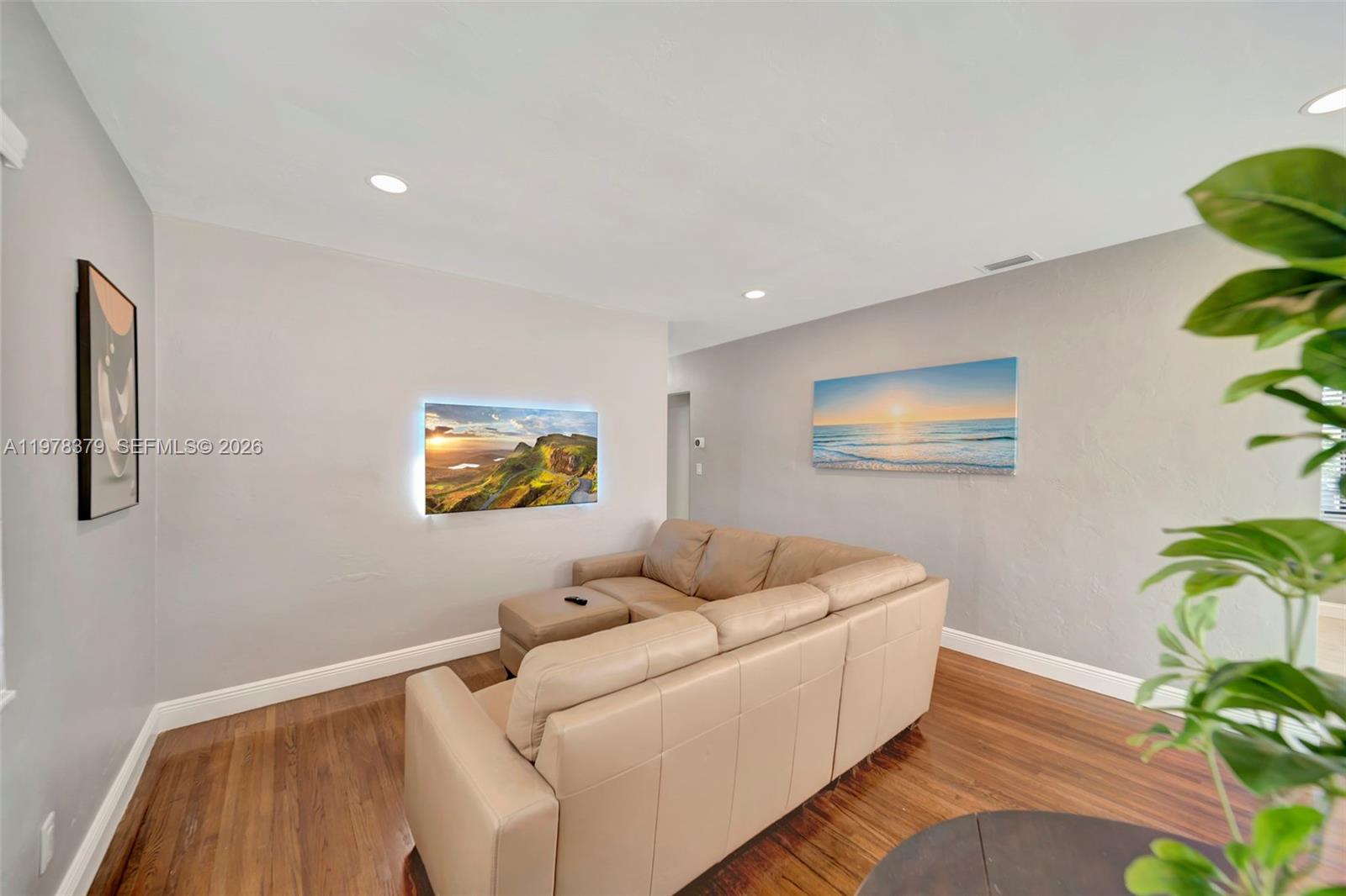 7470 SW 37th St Miami, FL 33155