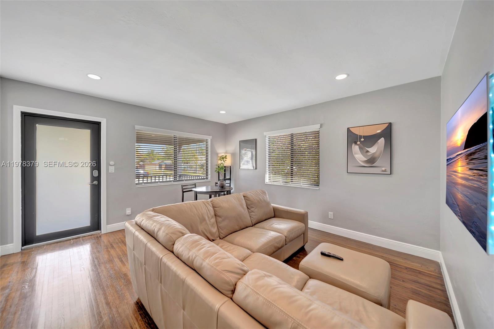 7470 SW 37th St Miami, FL 33155