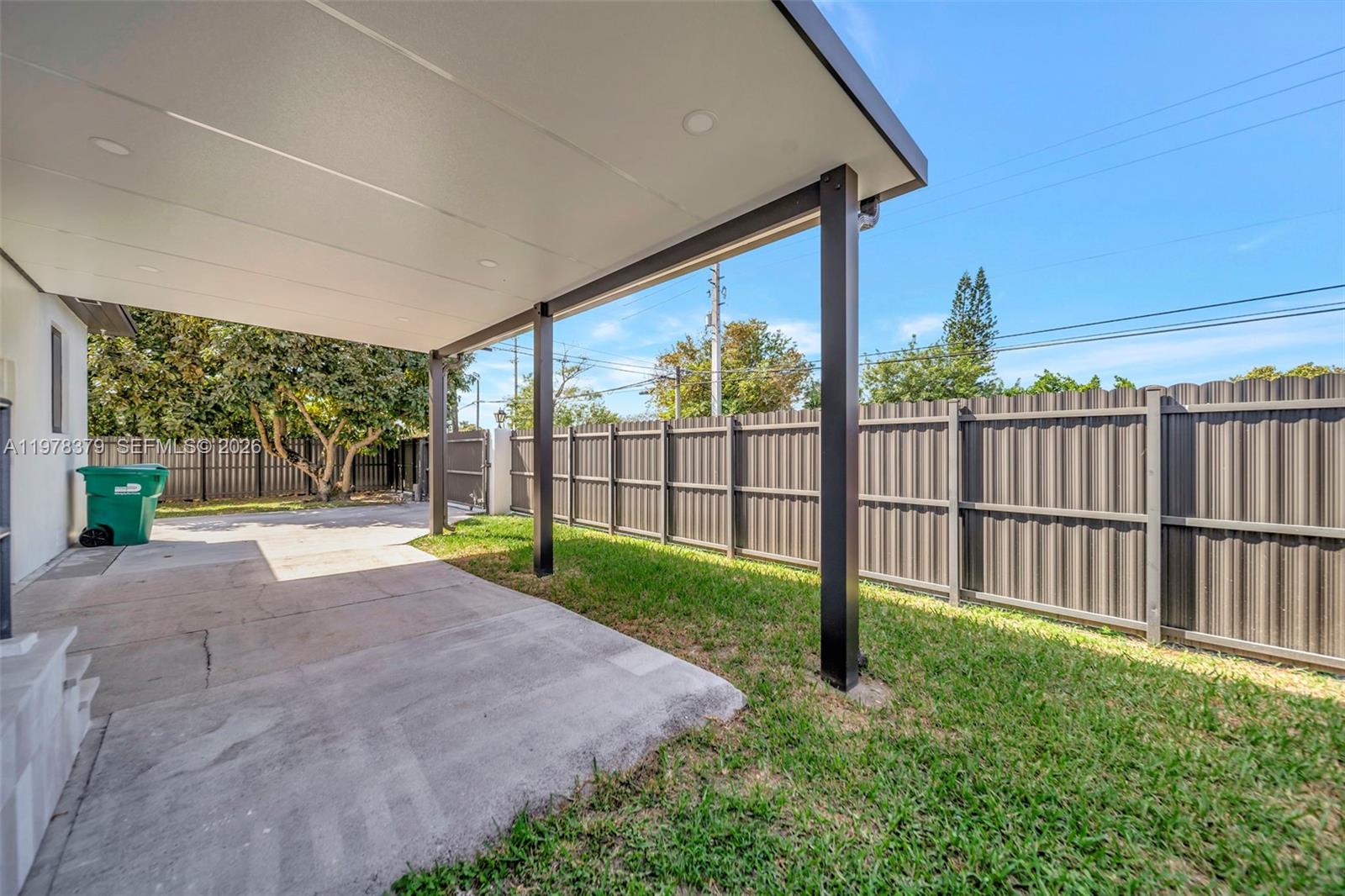 7470 SW 37th St Miami, FL 33155