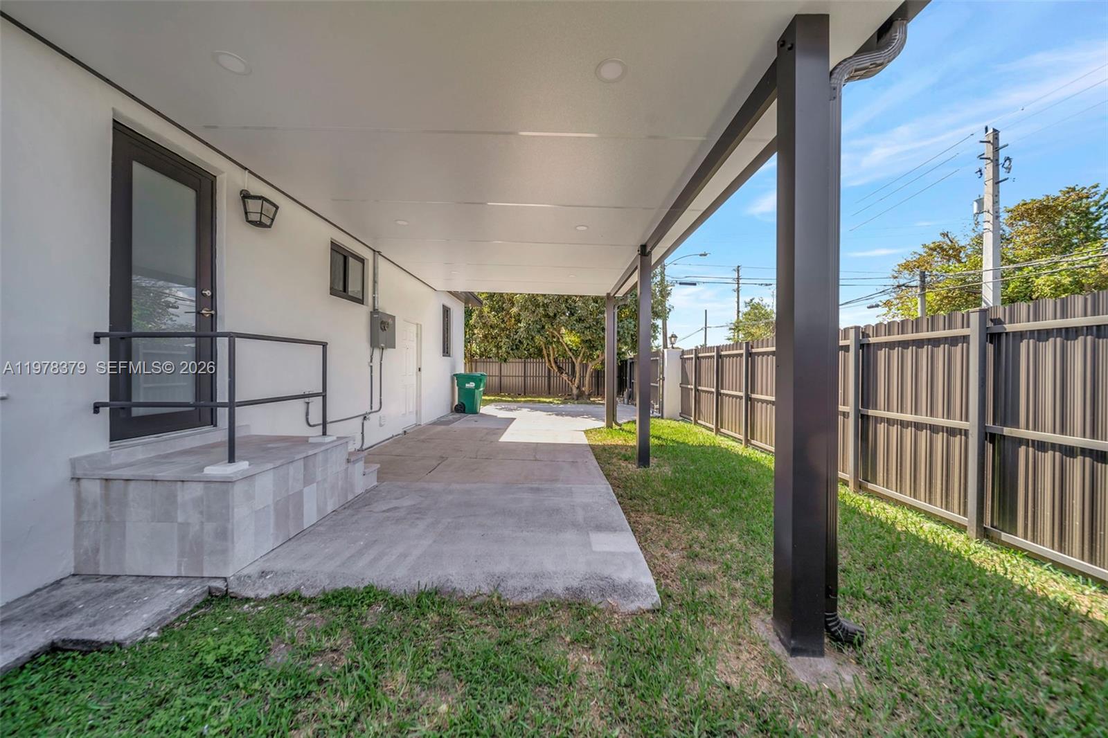 7470 SW 37th St Miami, FL 33155