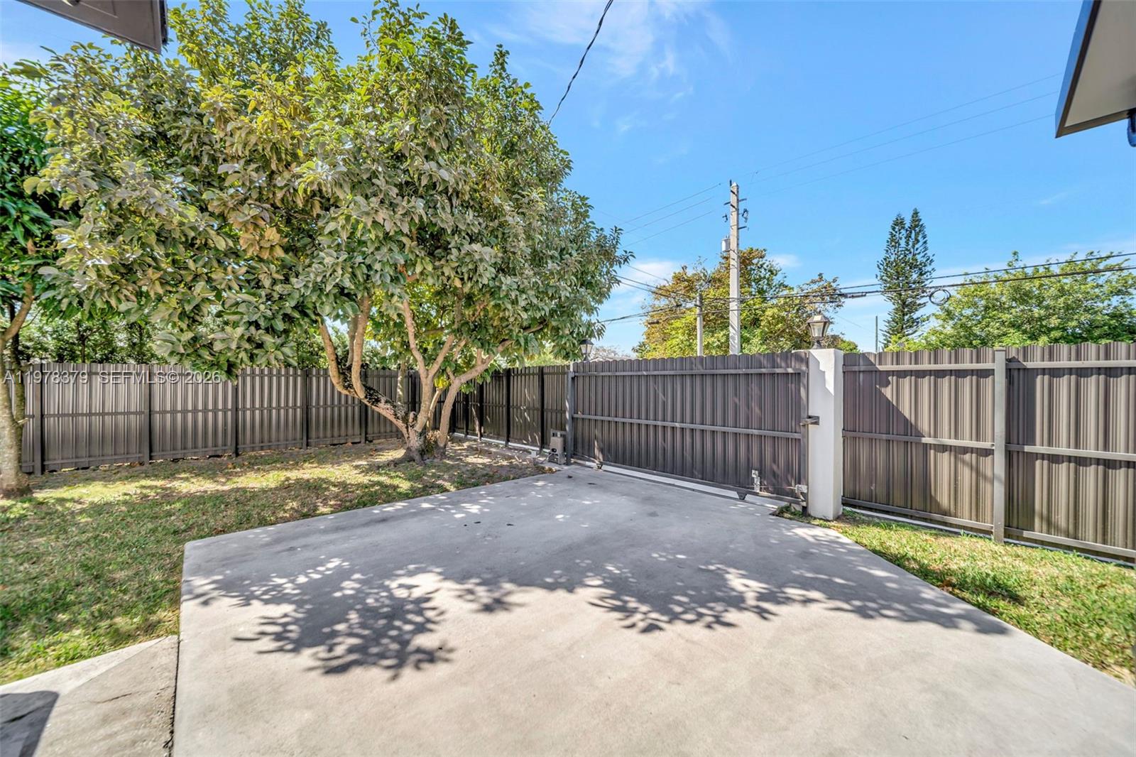 7470 SW 37th St Miami, FL 33155