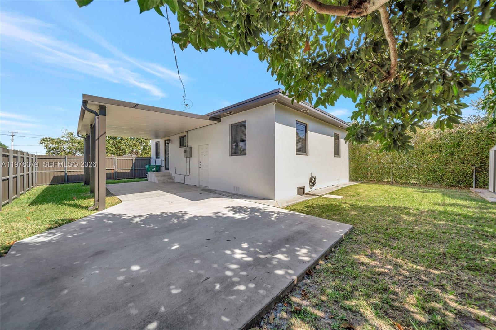 7470 SW 37th St Miami, FL 33155