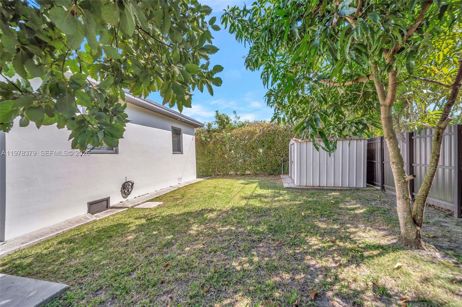 7470 SW 37th St Miami, FL 33155