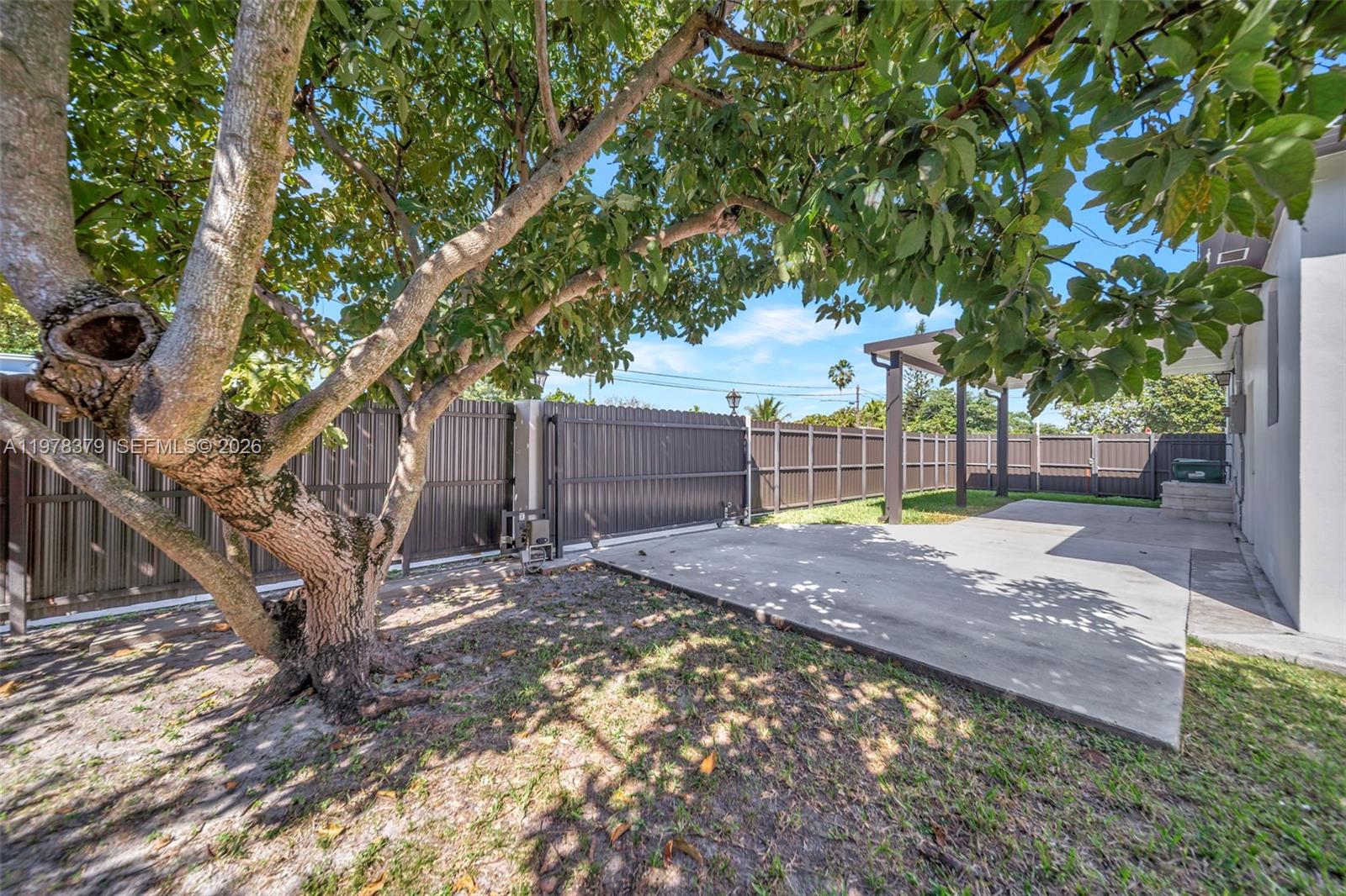 7470 SW 37th St Miami, FL 33155