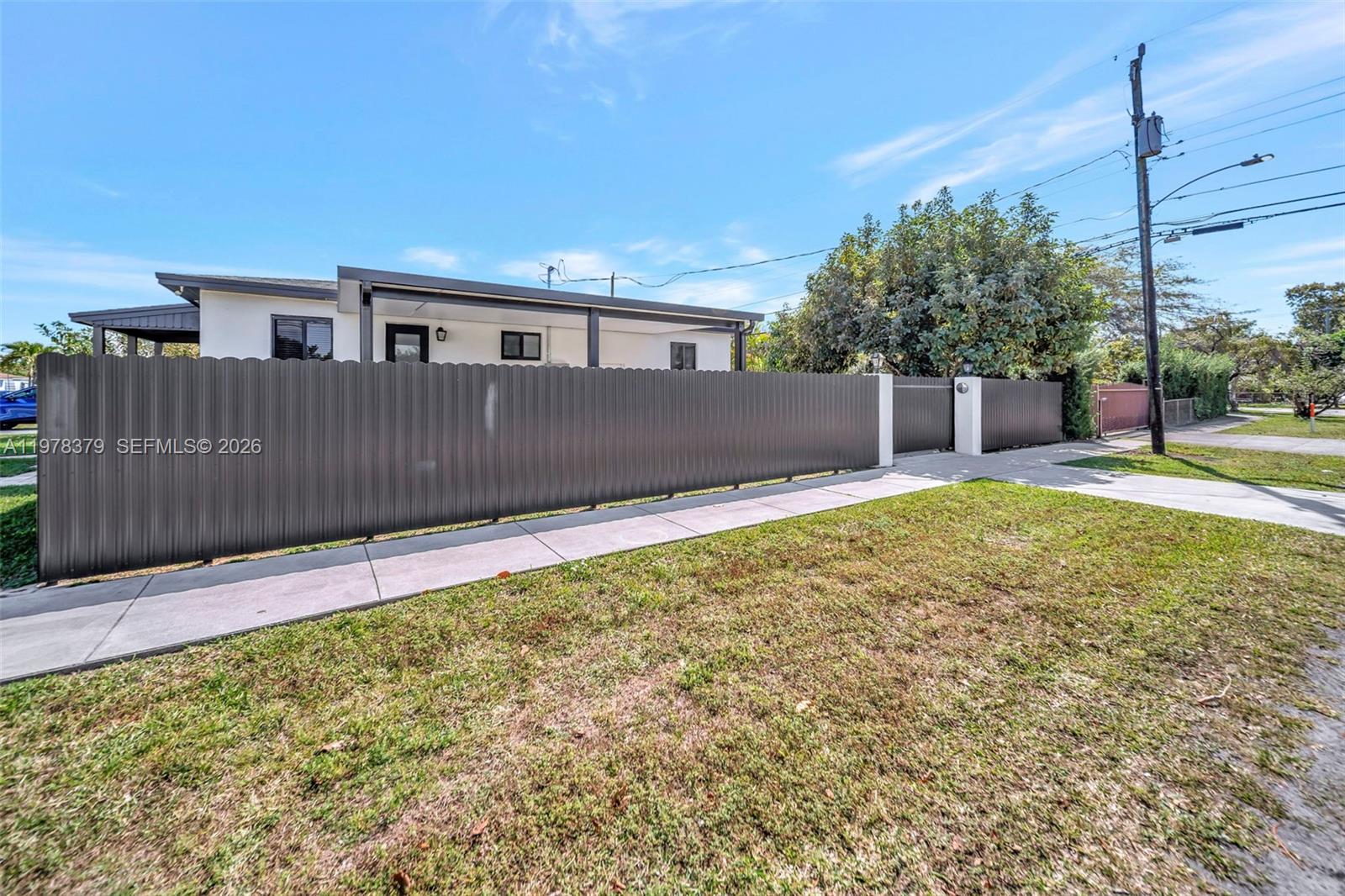 7470 SW 37th St Miami, FL 33155