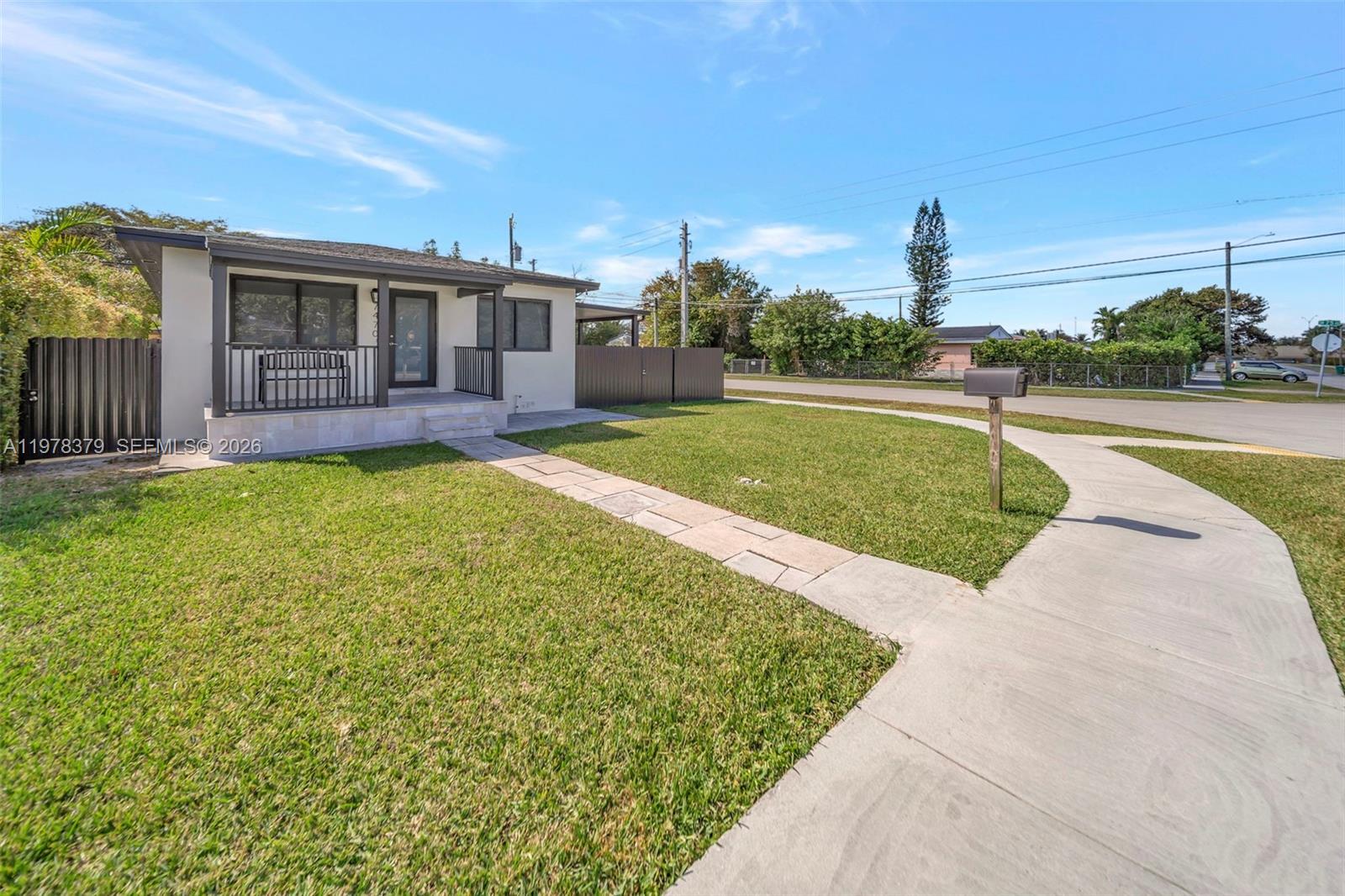 7470 SW 37th St Miami, FL 33155