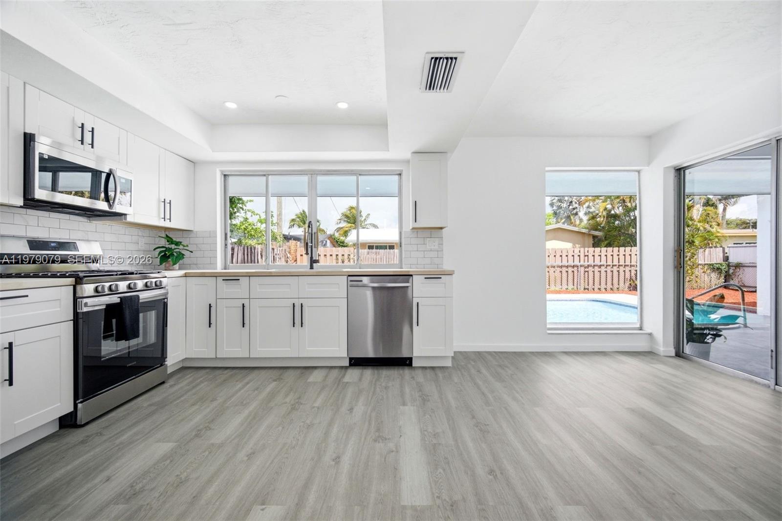 9241 Sunset Strip Sunrise, FL 33322