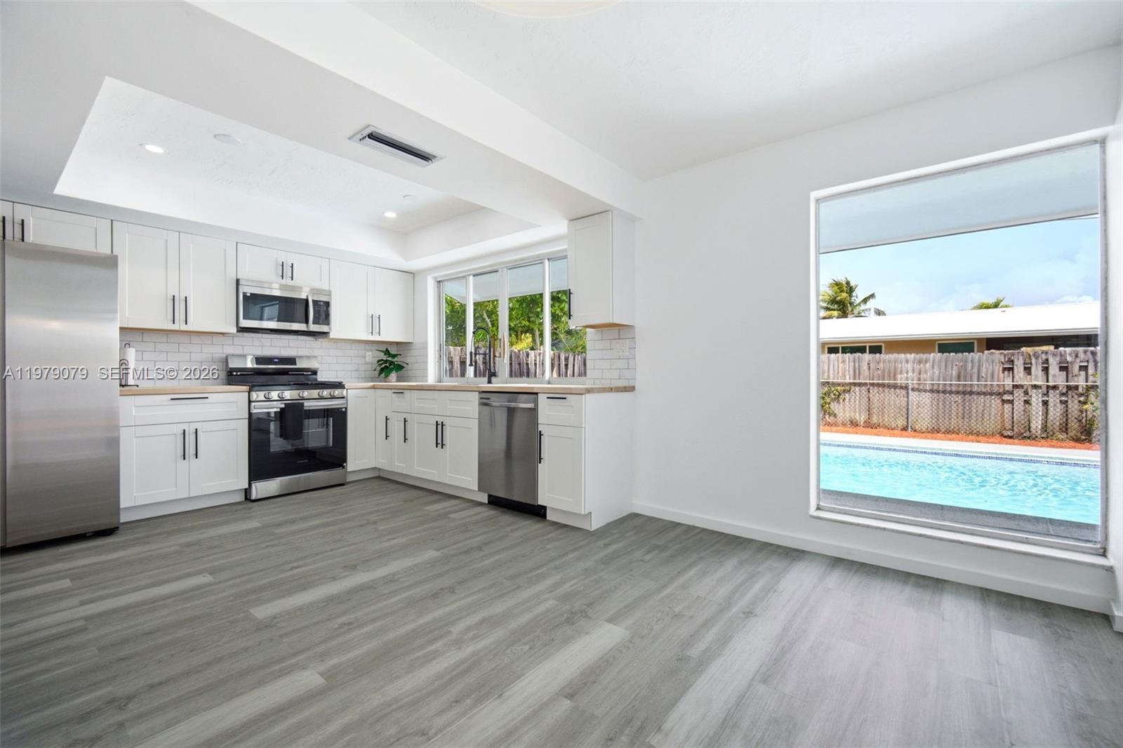 9241 Sunset Strip Sunrise, FL 33322