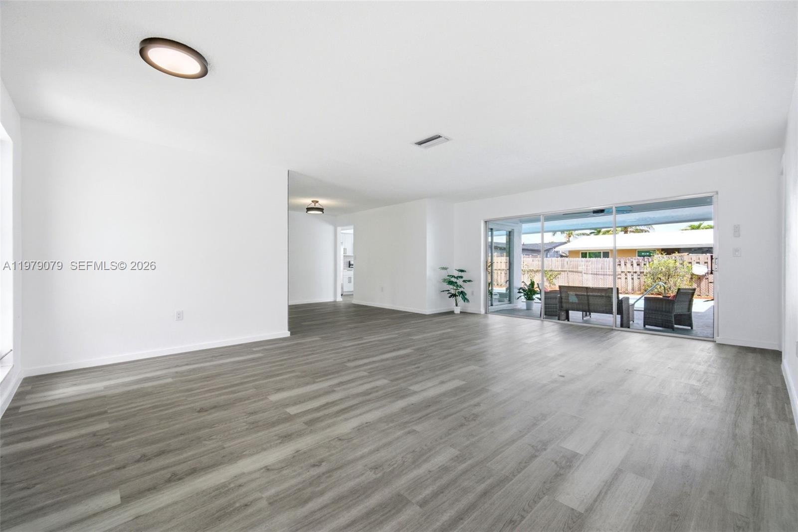 9241 Sunset Strip Sunrise, FL 33322