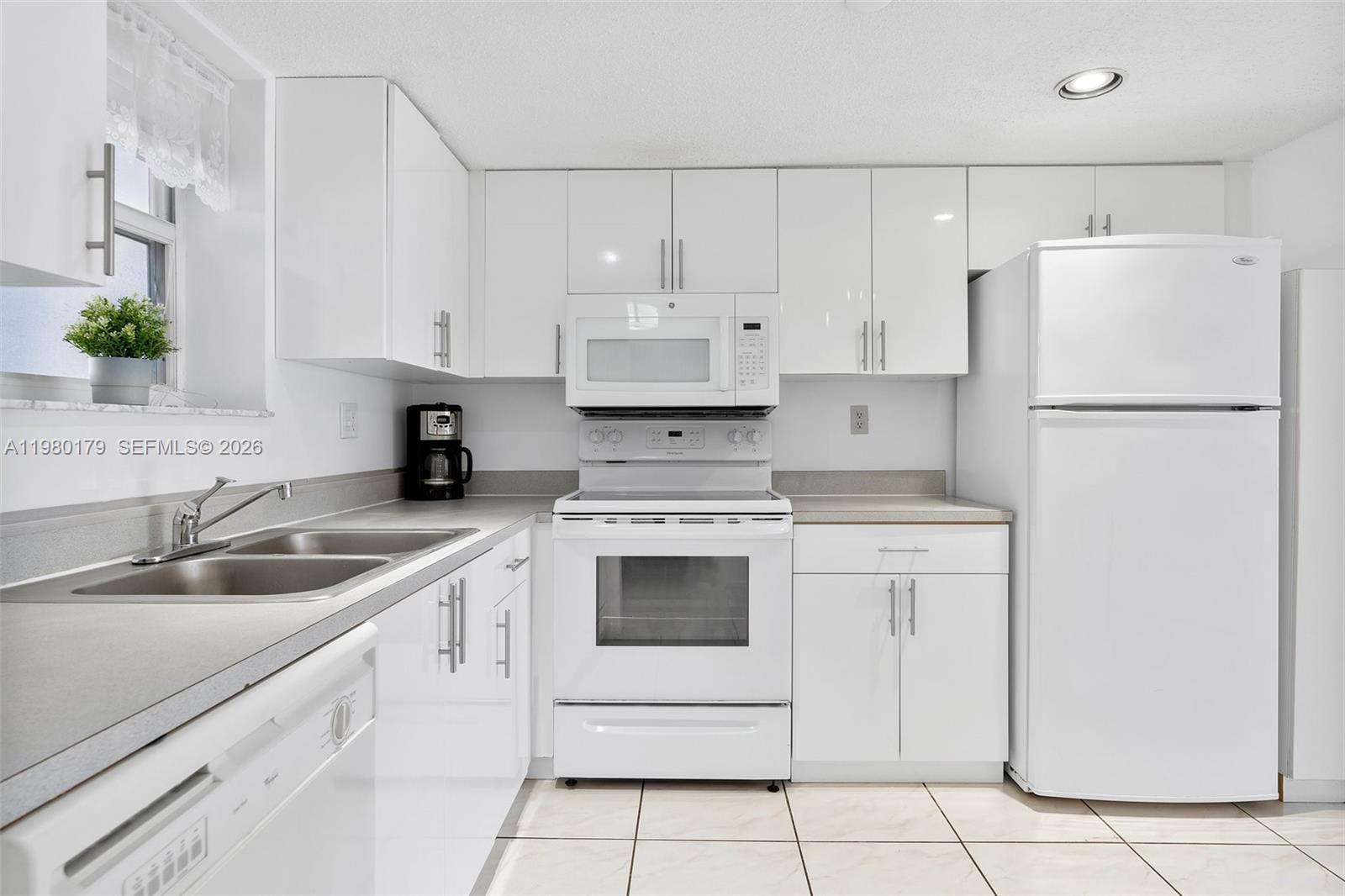 17801 N Bay Rd #607 Sunny Isles Beach, FL 33160