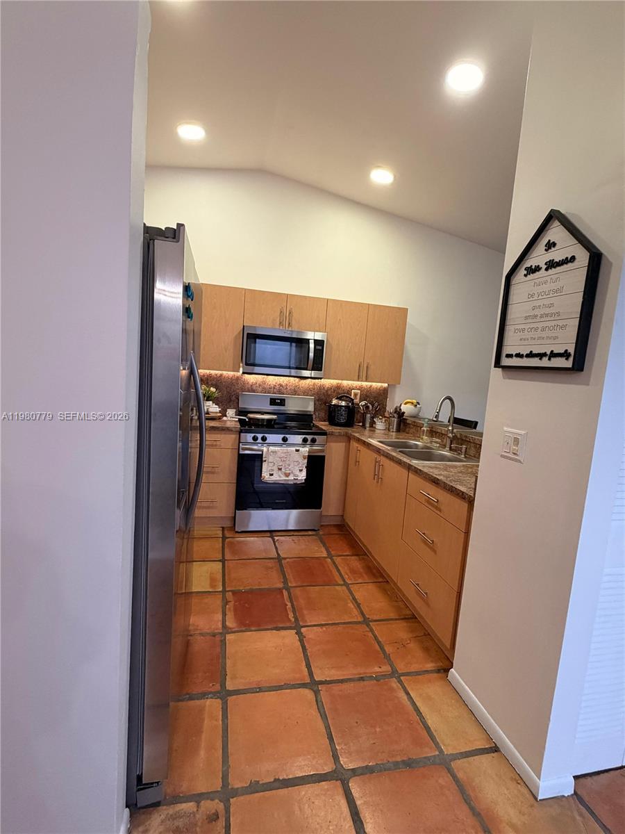 Undisclosed Address Hialeah, FL 33015