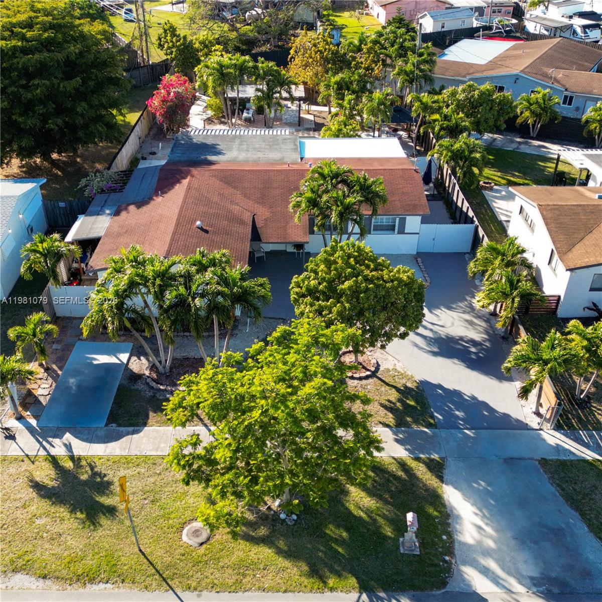 19600 Gulfstream Rd Cutler Bay, FL 33157