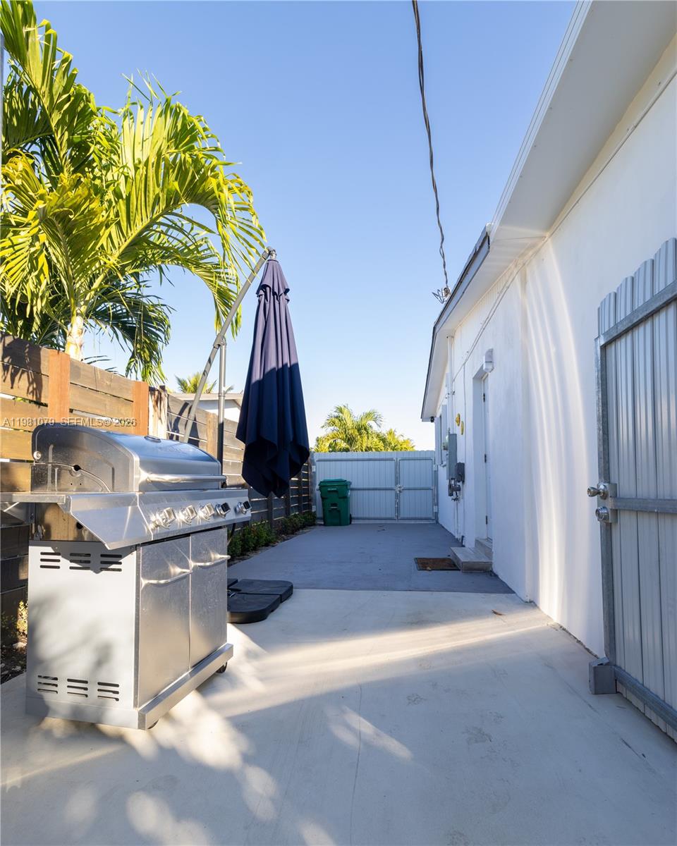 19600 Gulfstream Rd Cutler Bay, FL 33157