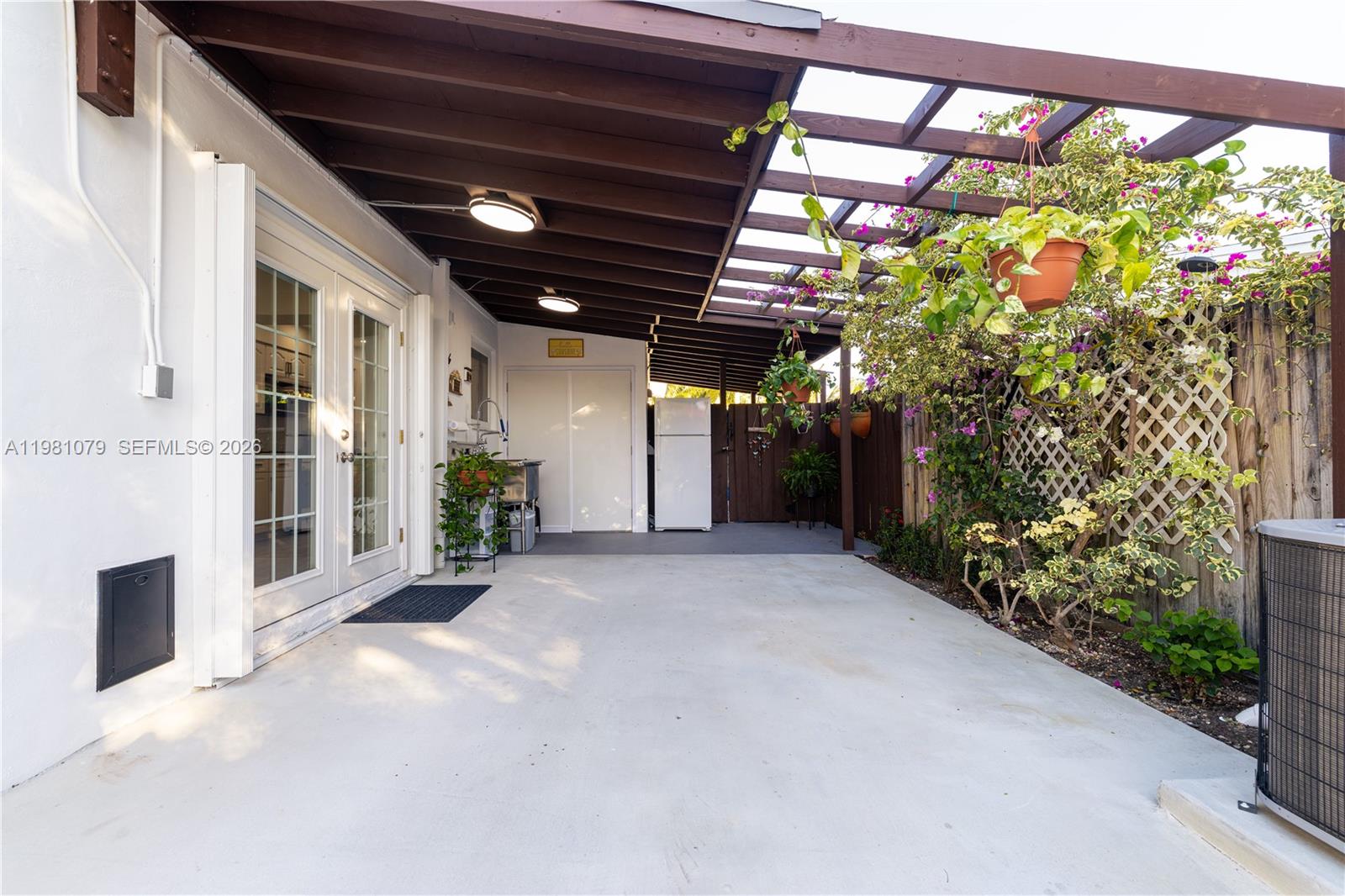 19600 Gulfstream Rd Cutler Bay, FL 33157