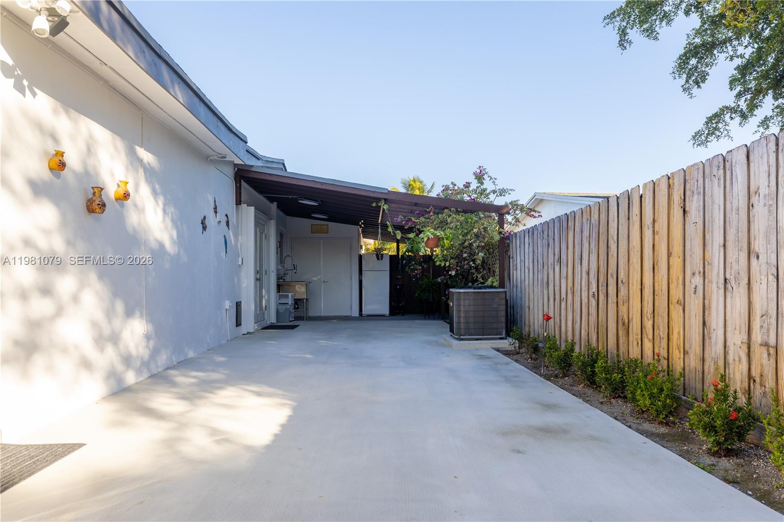 19600 Gulfstream Rd Cutler Bay, FL 33157