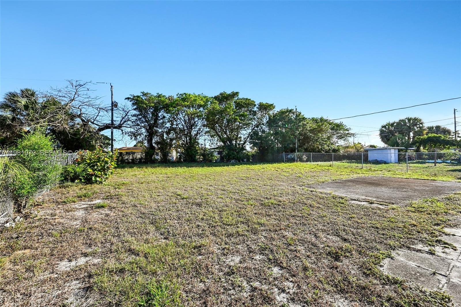 1326 8th St West Palm Beach, FL 33401