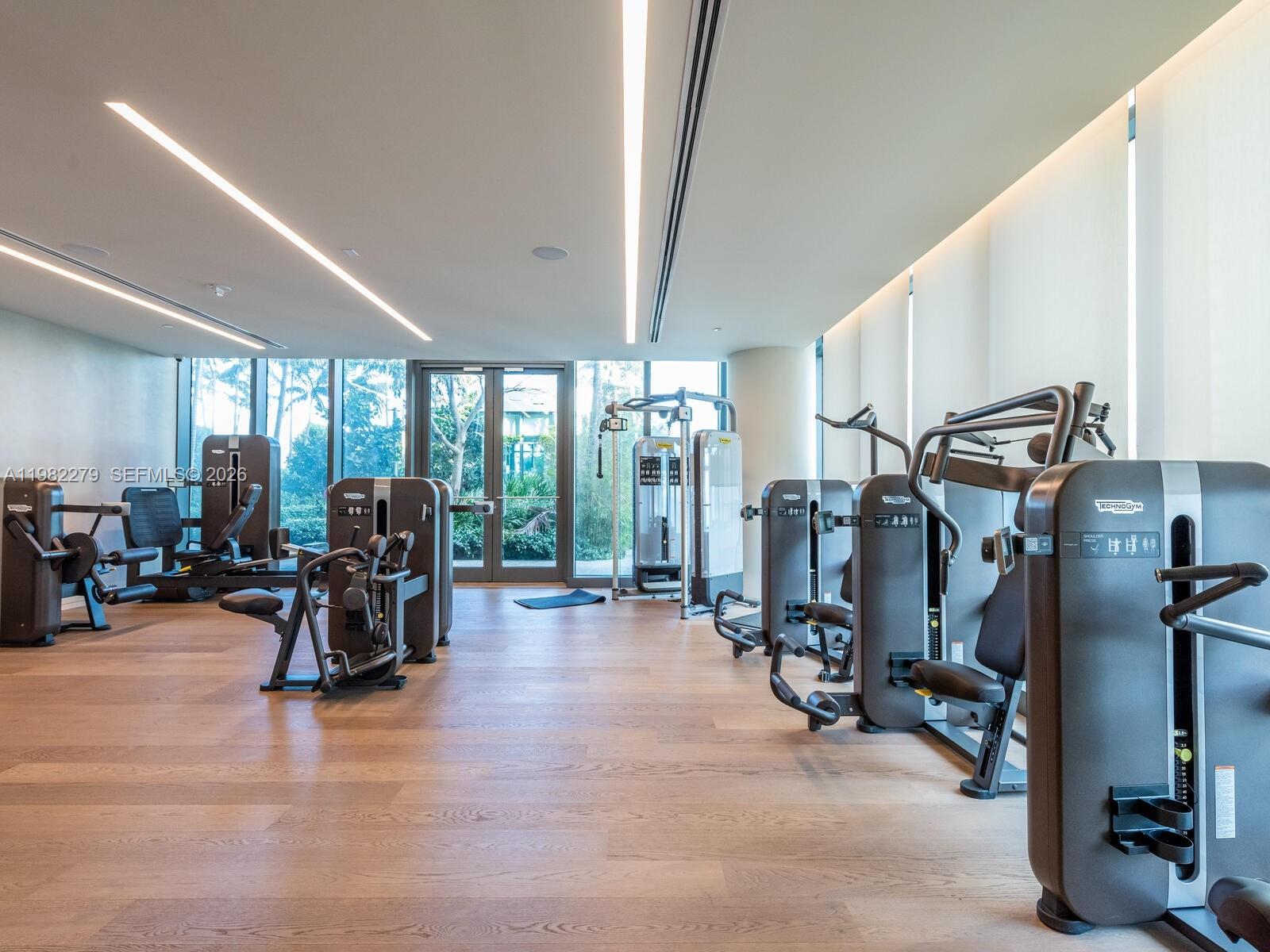 650 NE 32nd St #904 Miami, FL 33137