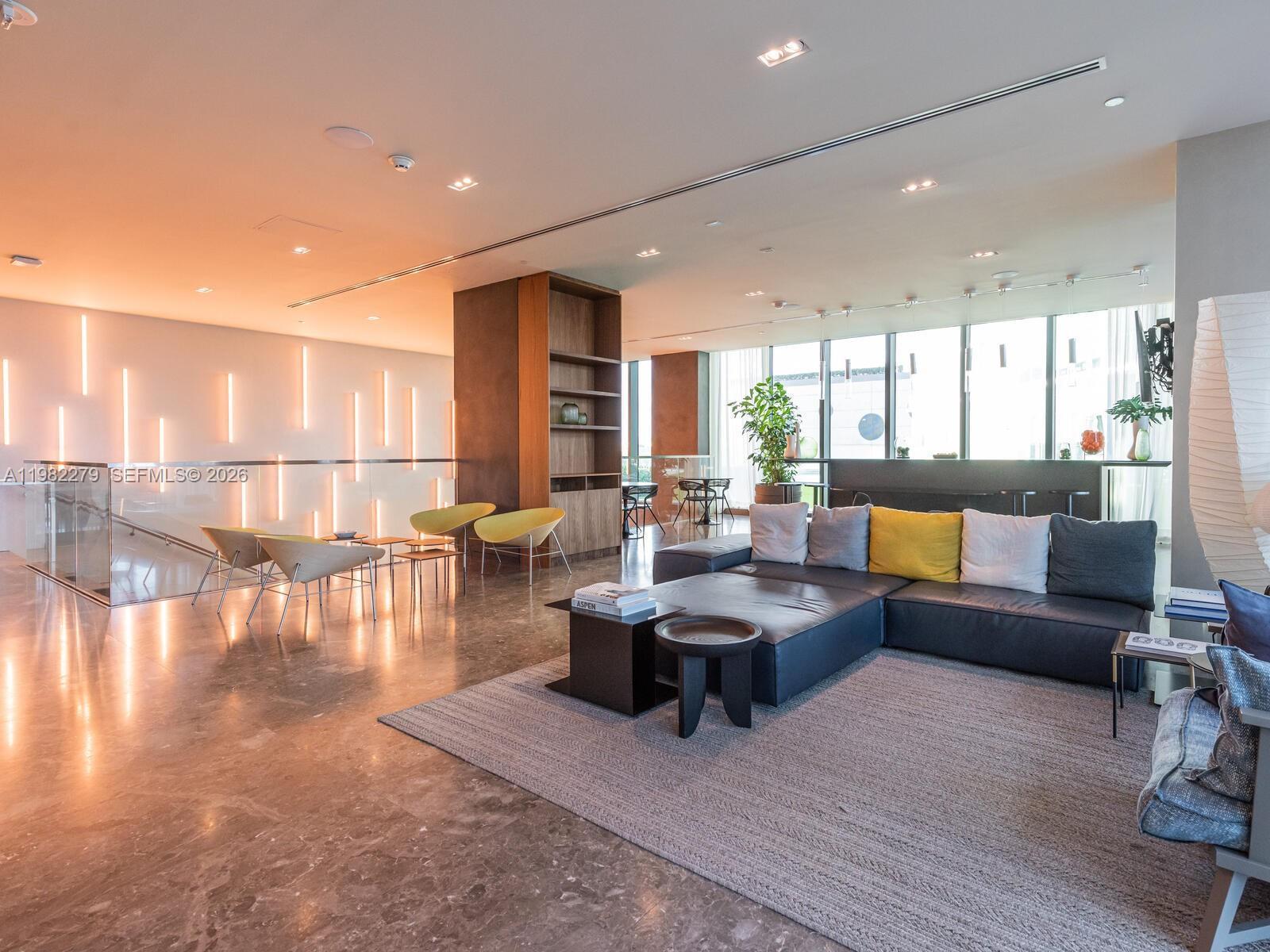 650 NE 32nd St #904 Miami, FL 33137