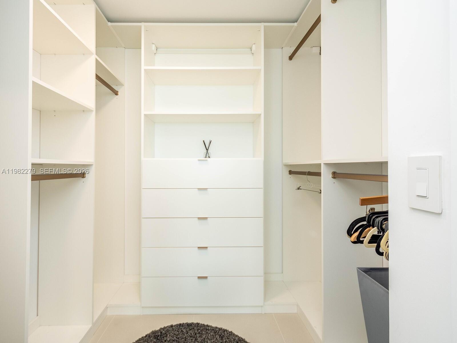 650 NE 32nd St #904 Miami, FL 33137