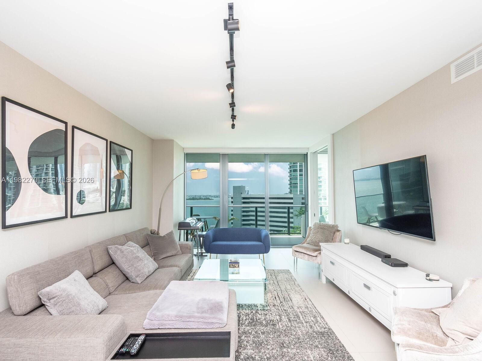 650 NE 32nd St #904 Miami, FL 33137