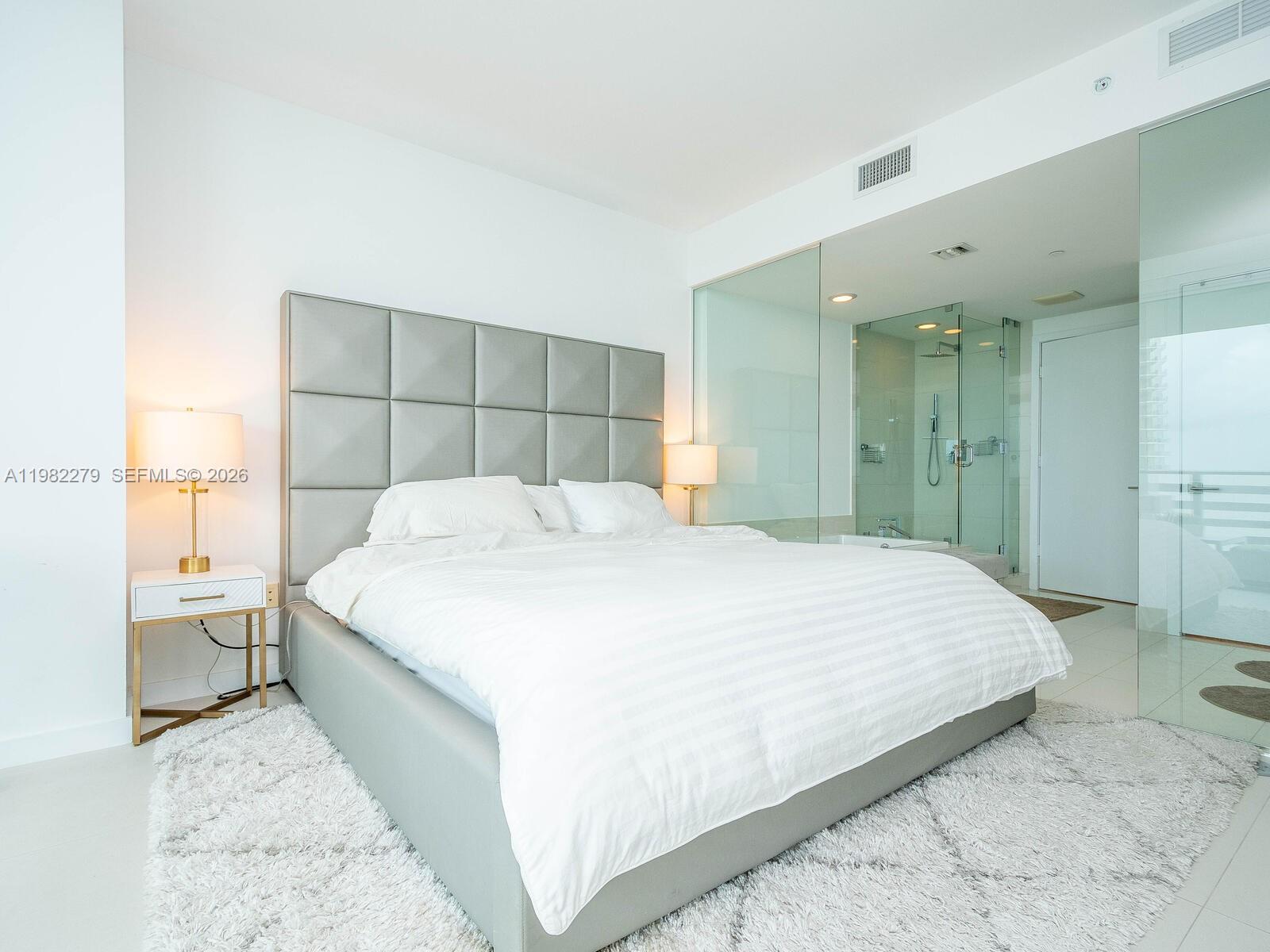 650 NE 32nd St #904 Miami, FL 33137